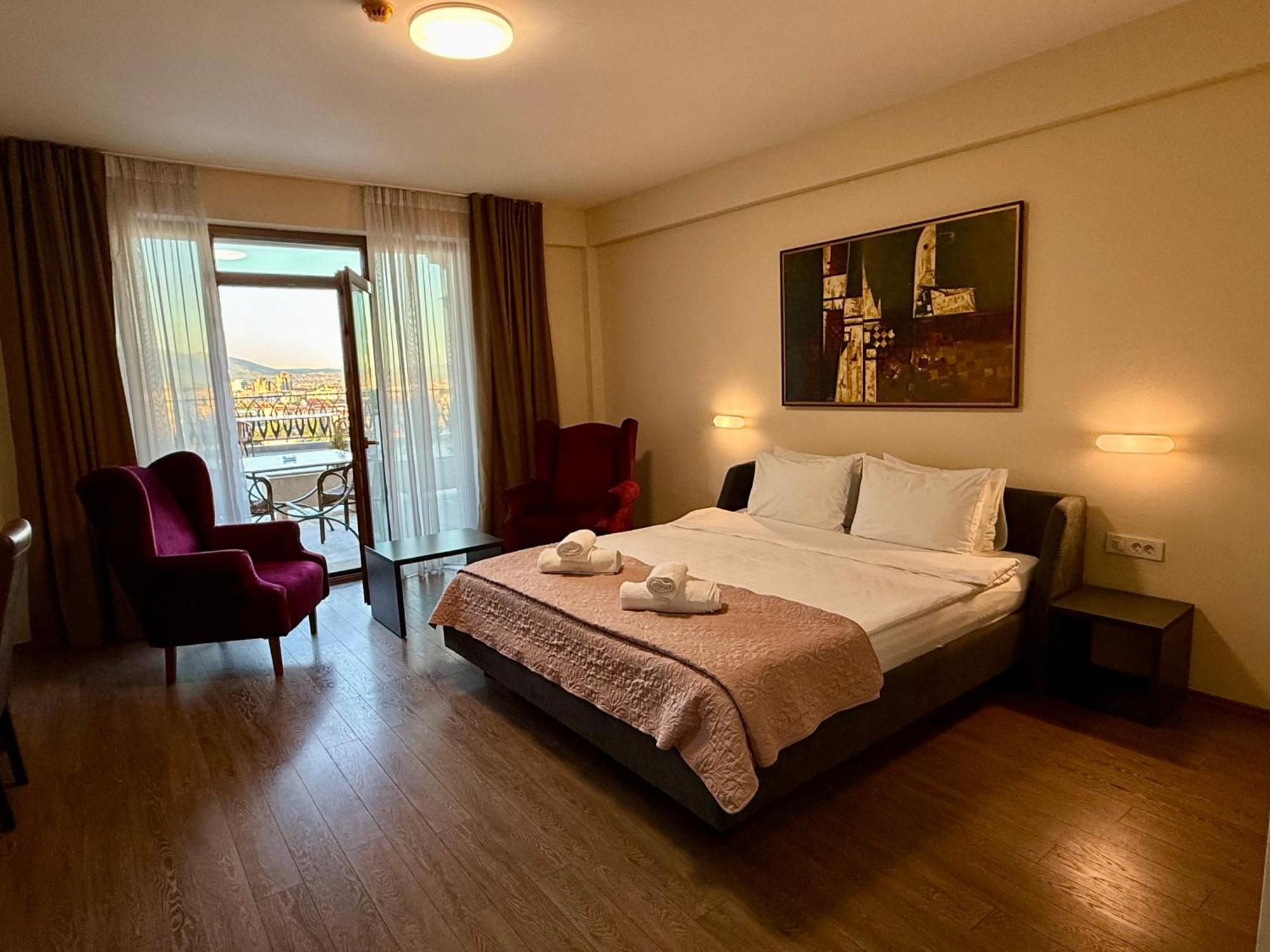 Villa Eleni Apartments Скопие Екстериор снимка