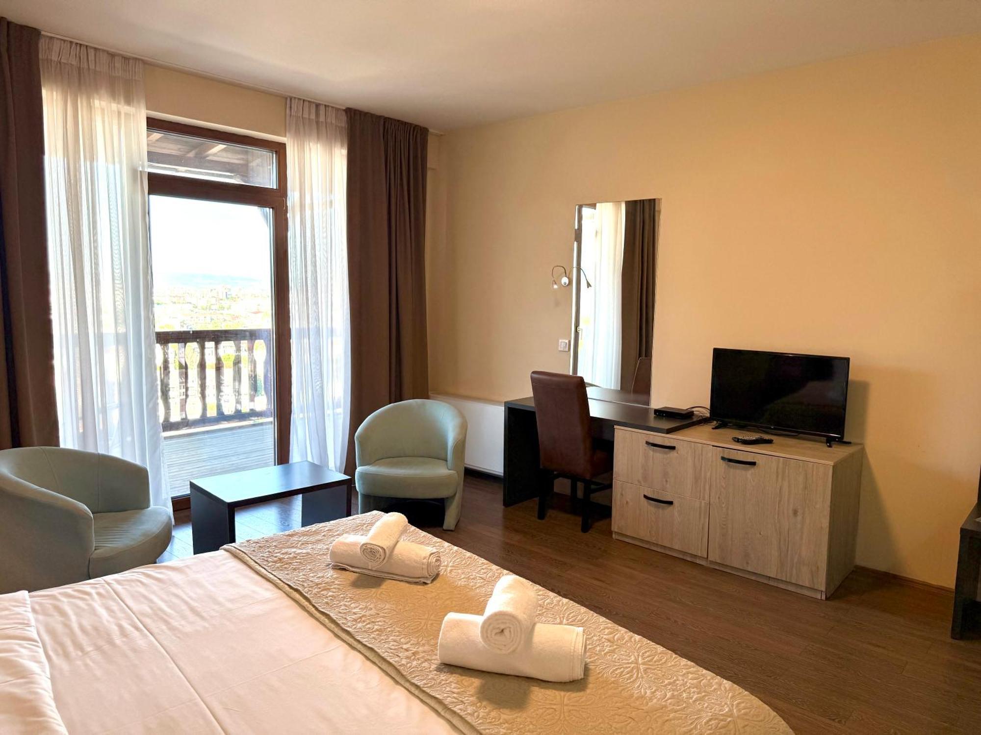 Villa Eleni Apartments Скопие Екстериор снимка