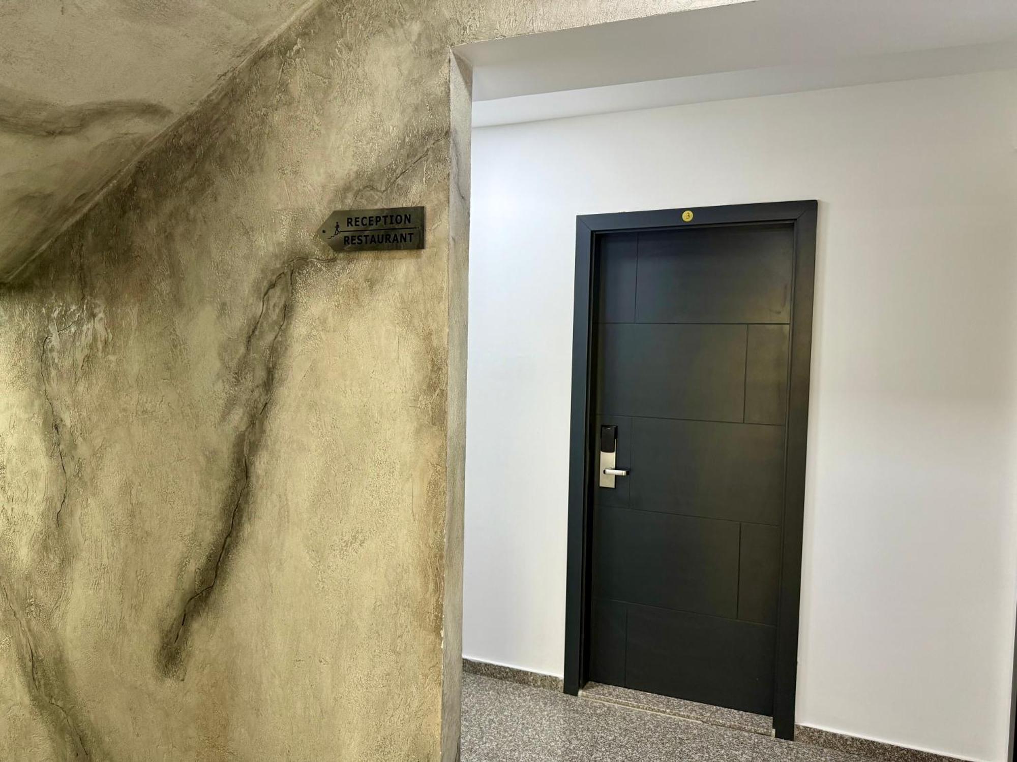 Villa Eleni Apartments Скопие Екстериор снимка