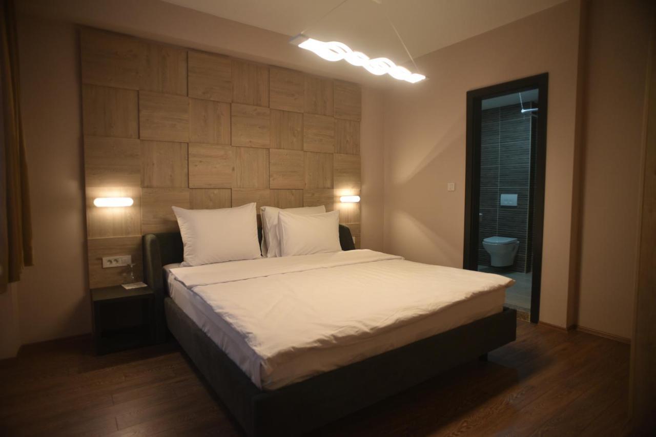 Villa Eleni Apartments Скопие Екстериор снимка