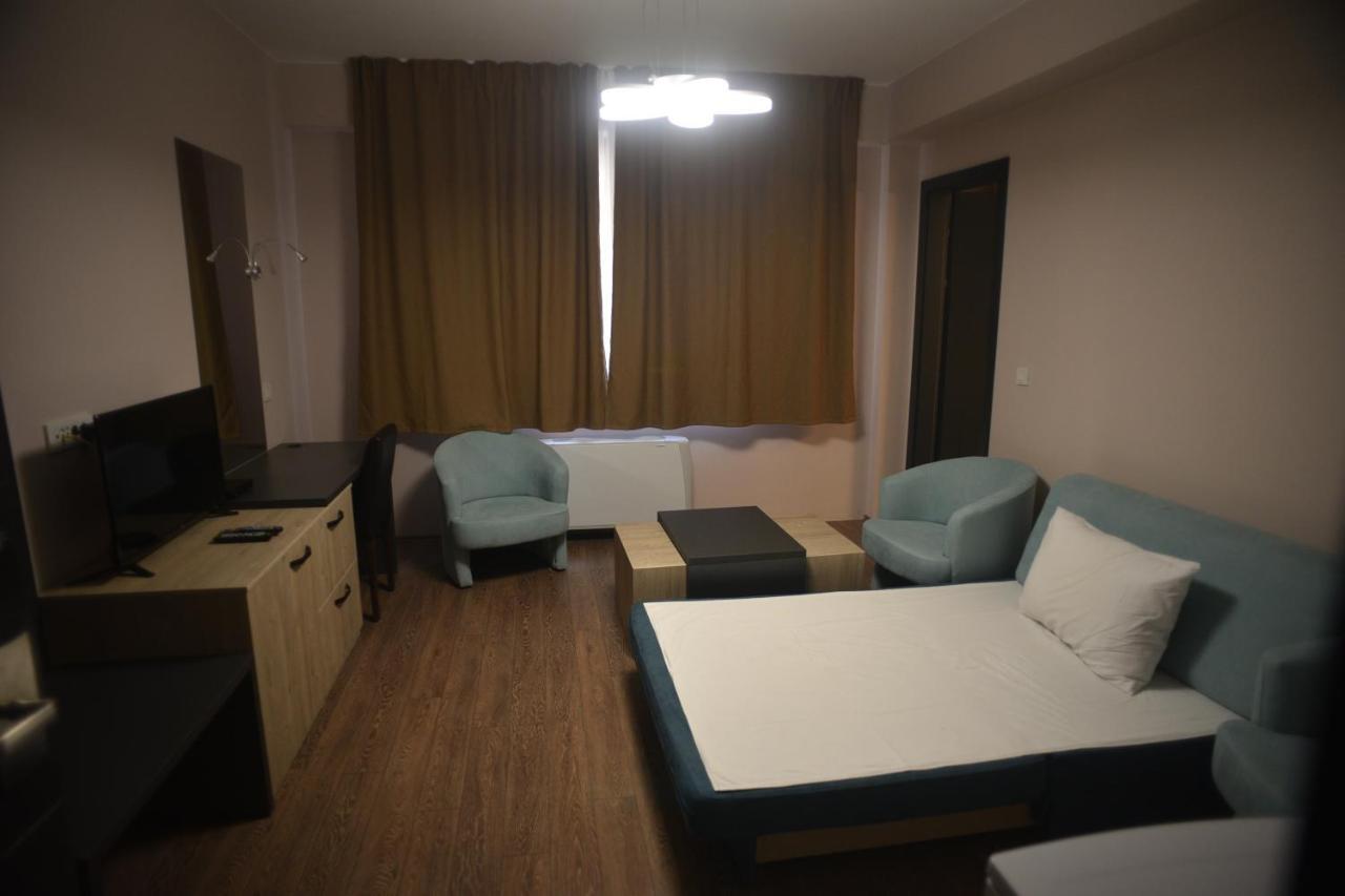Villa Eleni Apartments Скопие Екстериор снимка