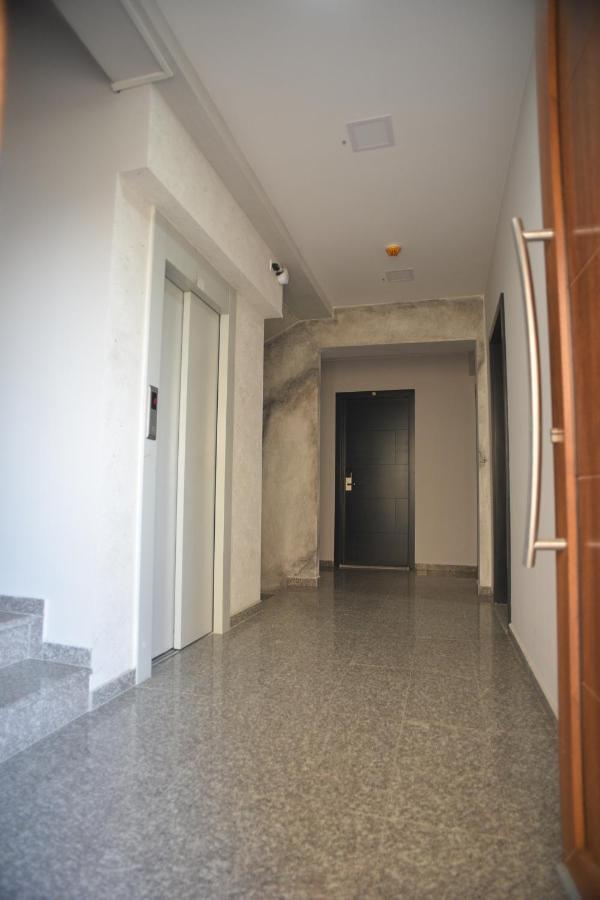 Villa Eleni Apartments Скопие Екстериор снимка