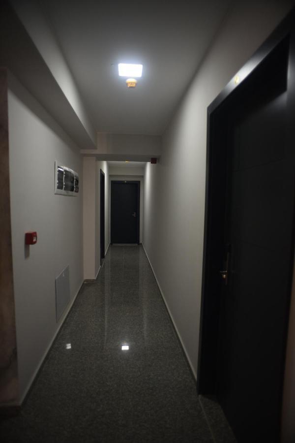 Villa Eleni Apartments Скопие Екстериор снимка