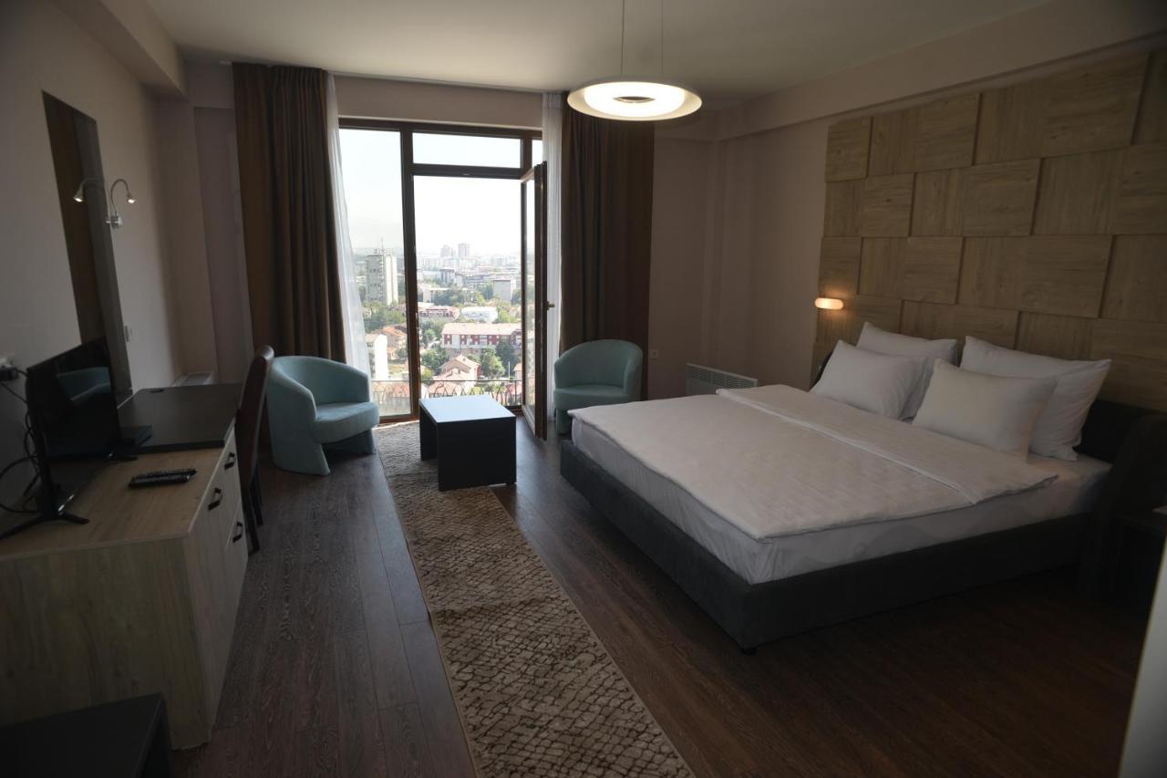 Villa Eleni Apartments Скопие Екстериор снимка